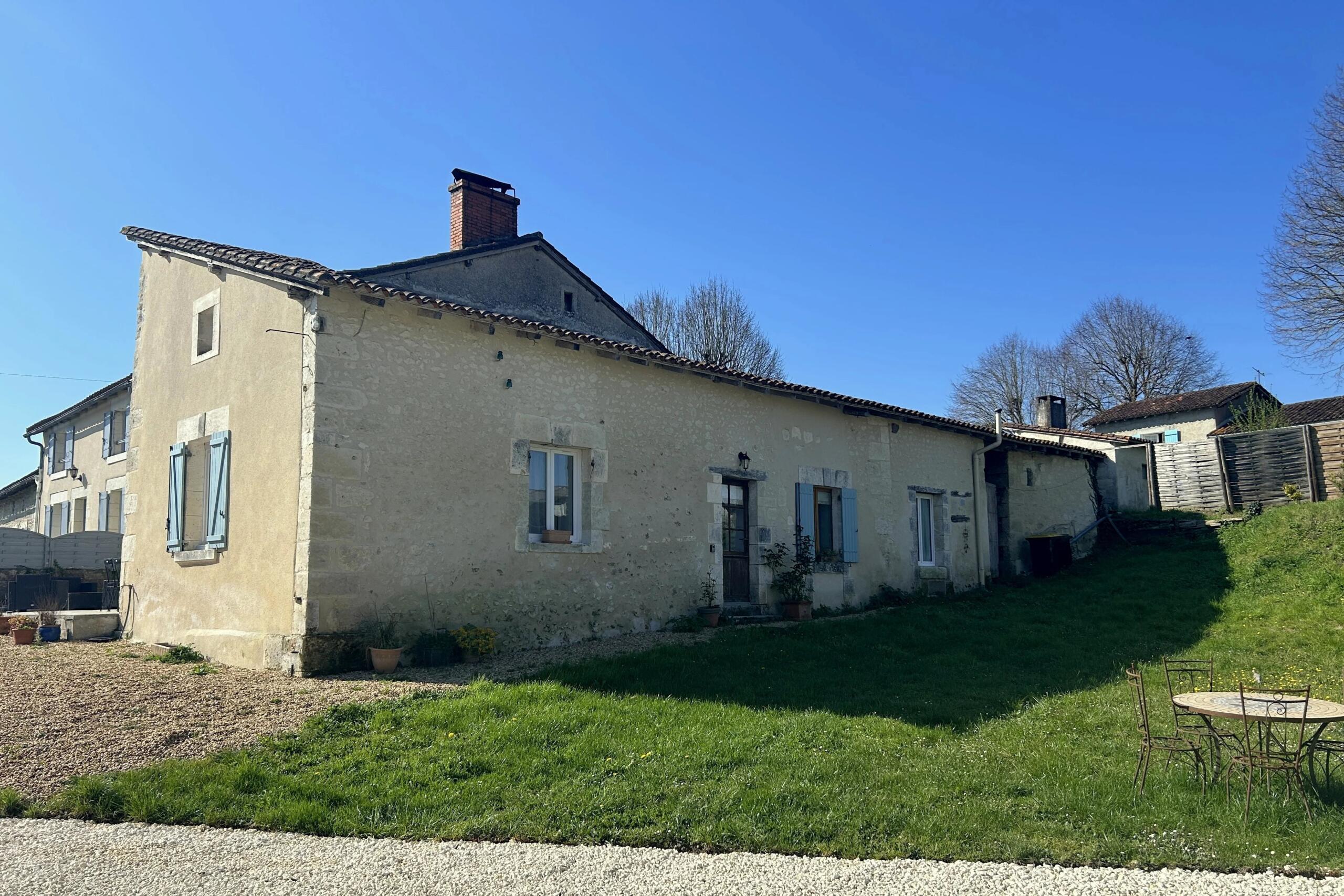 Renovated 3-4 bed character property, Poitou-Charentes – France – BVI85021