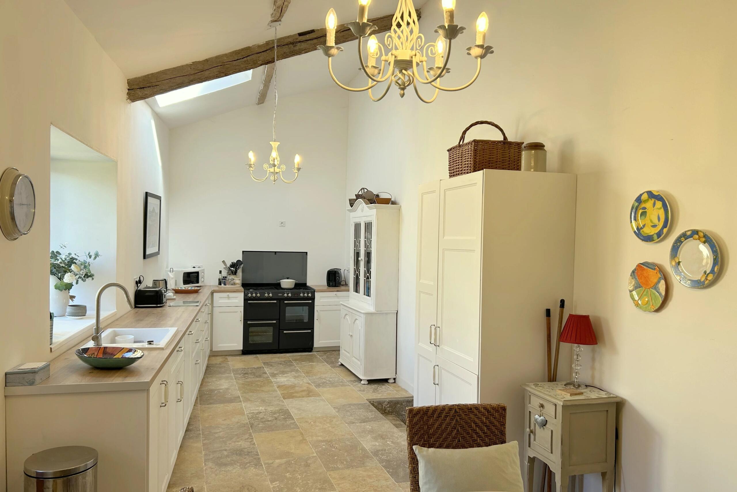 Renovated 3-4 bed character property, Poitou-Charentes – France – BVI85021