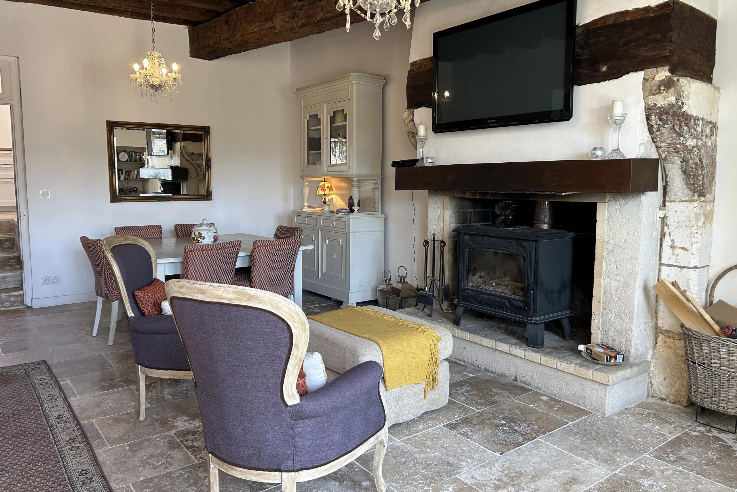 Renovated 3-4 bed character property, Poitou-Charentes – France – BVI85021