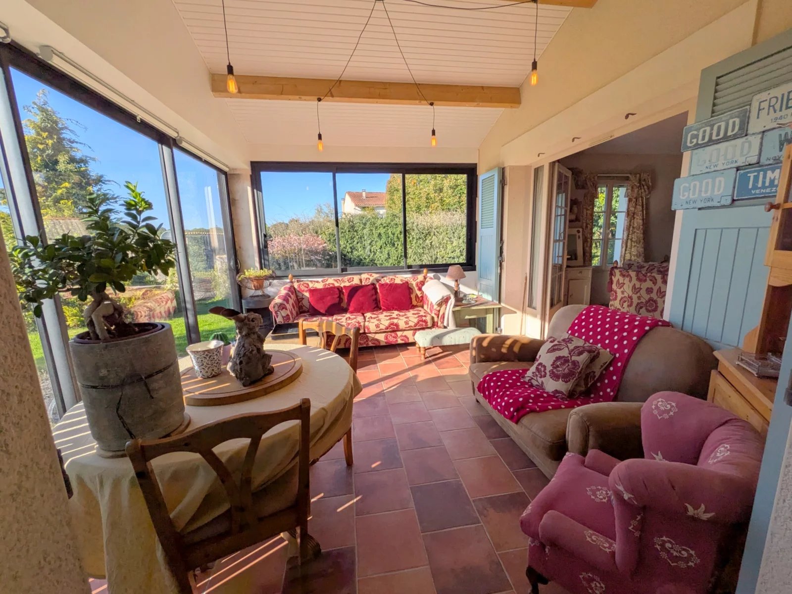 Elegant Energy Efficient Home with Panoramic Vineyard Views, Guest Suites & plunge pool, Poitou-Charentes – France – BVI84500