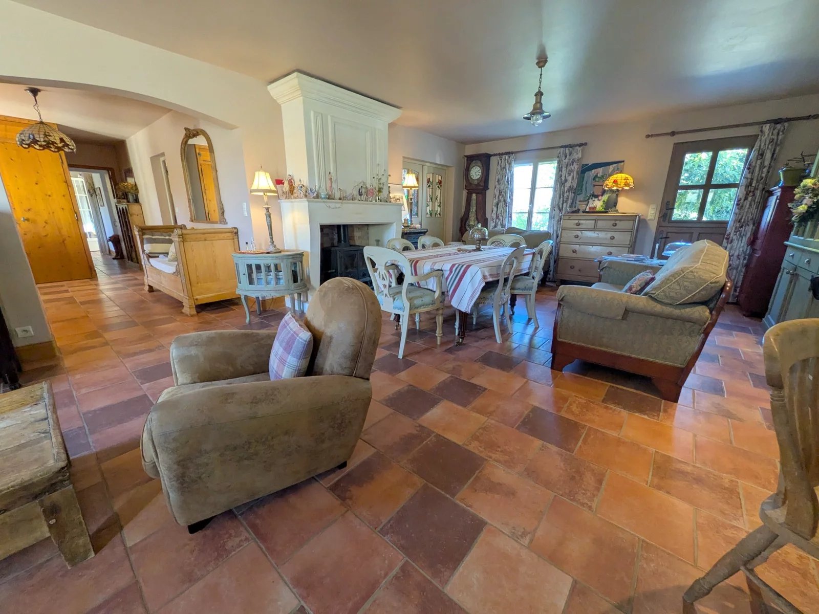 Elegant Energy Efficient Home with Panoramic Vineyard Views, Guest Suites & plunge pool, Poitou-Charentes – France – BVI84500