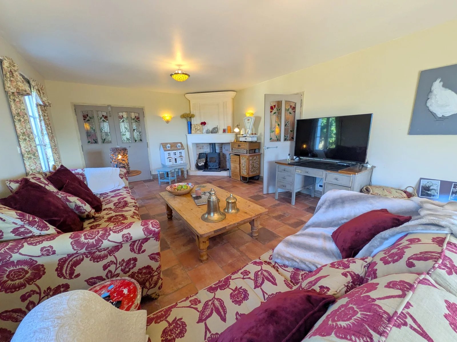 Elegant Energy Efficient Home with Panoramic Vineyard Views, Guest Suites & plunge pool, Poitou-Charentes – France – BVI84500