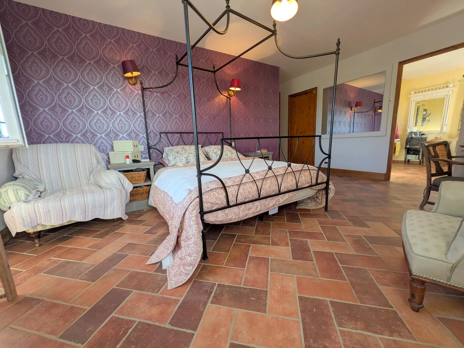 Elegant Energy Efficient Home with Panoramic Vineyard Views, Guest Suites & plunge pool, Poitou-Charentes – France – BVI84500