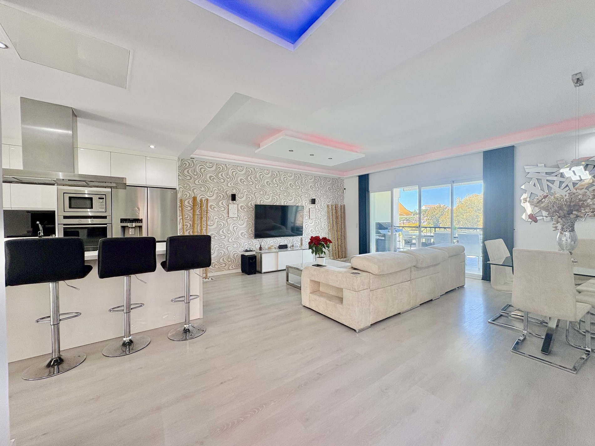 6 bedroom Semi Detached House in Marbella, Malaga, Spain – 428-05366P