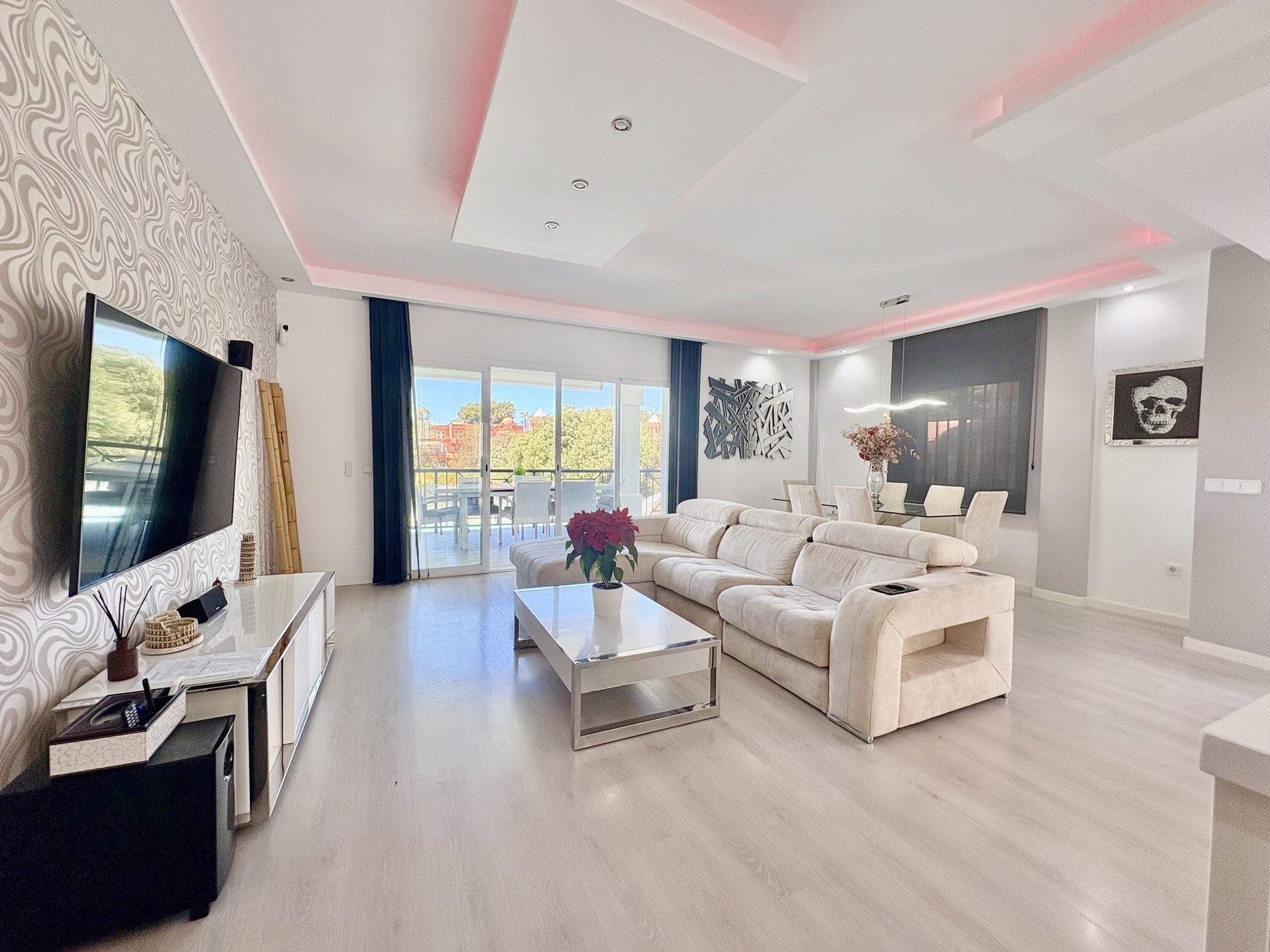 6 bedroom Semi Detached House in Marbella, Malaga, Spain – 428-05366P