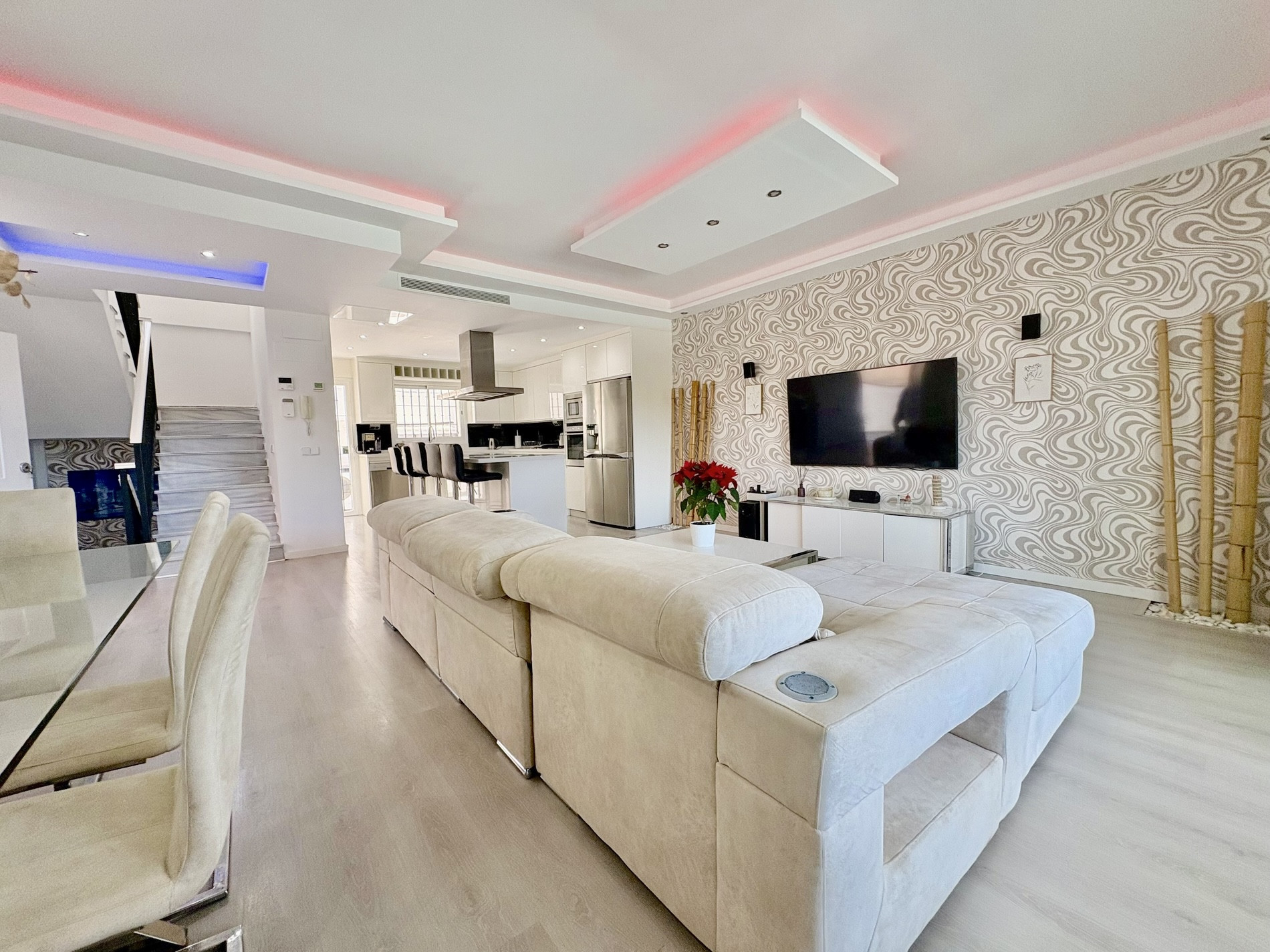 6 bedroom Semi Detached House in Marbella, Malaga, Spain – 428-05366P