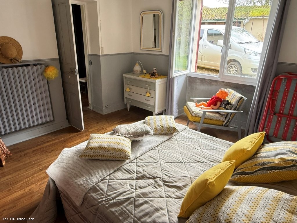 2 bedroom House in Sauze-Vaussais, Sauzé-Vaussais, France – r7447