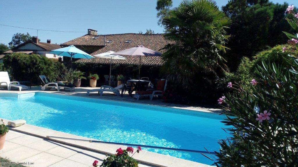 4 bedroom House in Sauze-Vaussais, Sauzé-Vaussais, France – r7237