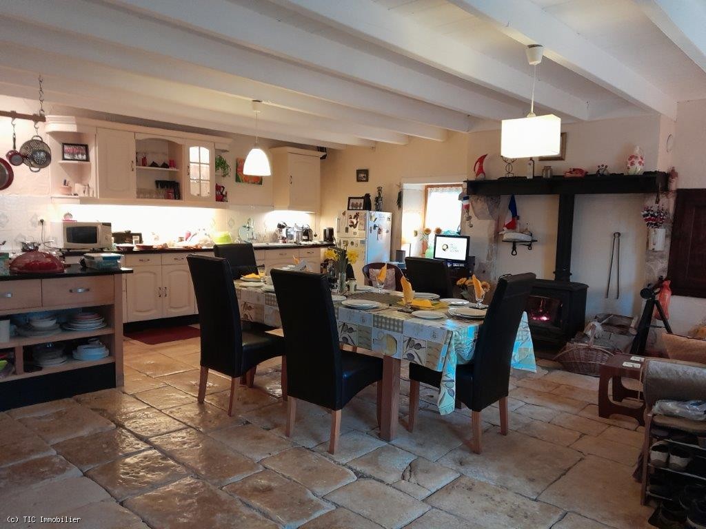 4 bedroom House in Sauze-Vaussais, Sauzé-Vaussais, France – r7237