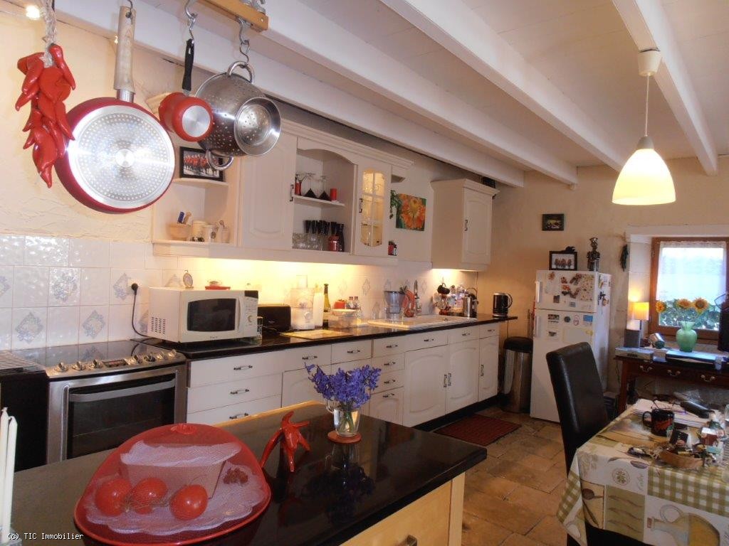 4 bedroom House in Sauze-Vaussais, Sauzé-Vaussais, France – r7237