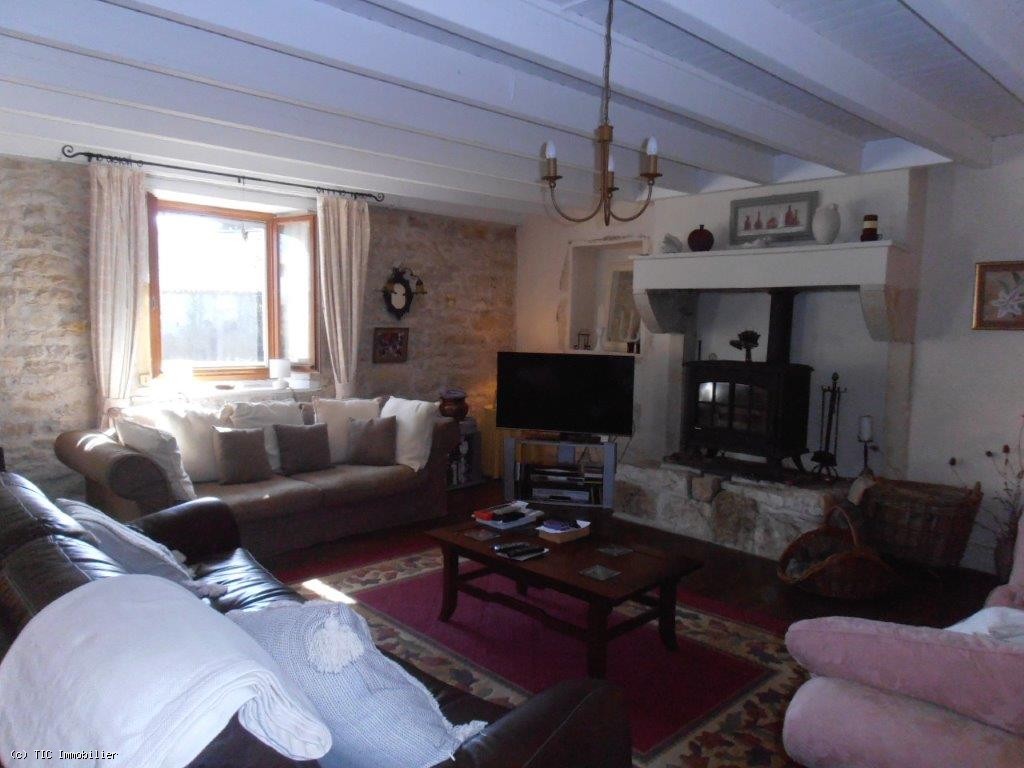 4 bedroom House in Sauze-Vaussais, Sauzé-Vaussais, France – r7237