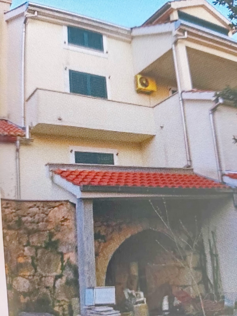 4 bedroom villa in Malinska-Dubašnica, Croatia – 103630