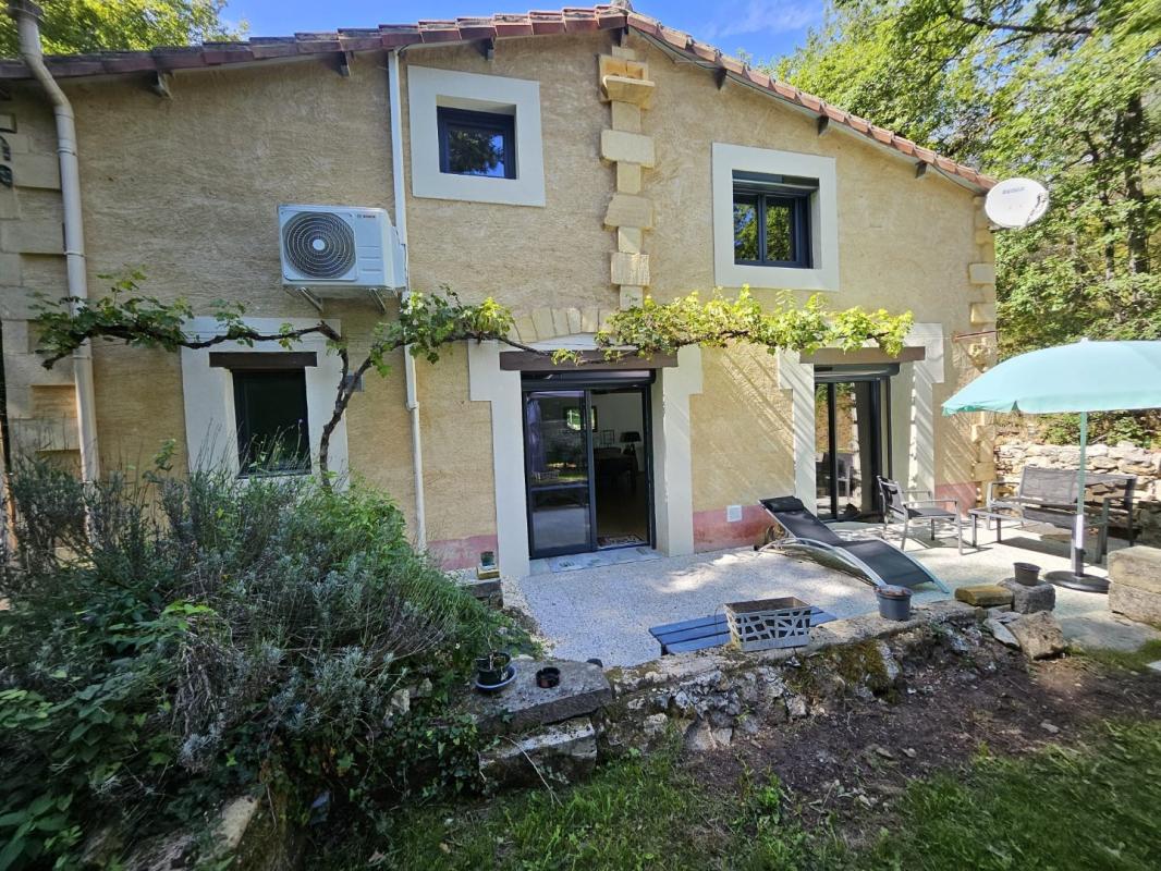 4 bedroom maison situee en campagne in Bassilac, Dordogne, France
