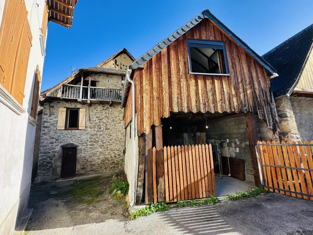 4 bedroom maison de village in Uchentein, Ariège, France