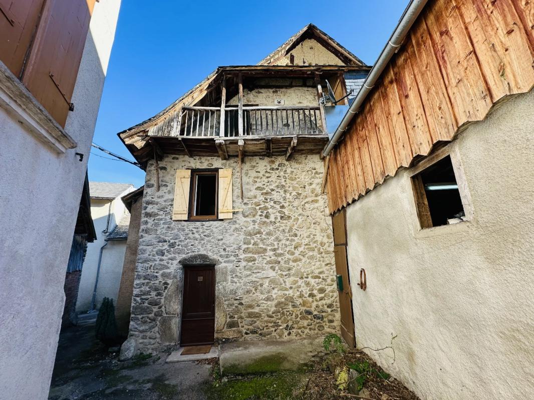 4 bedroom maison de village in Uchentein, Ariège, France