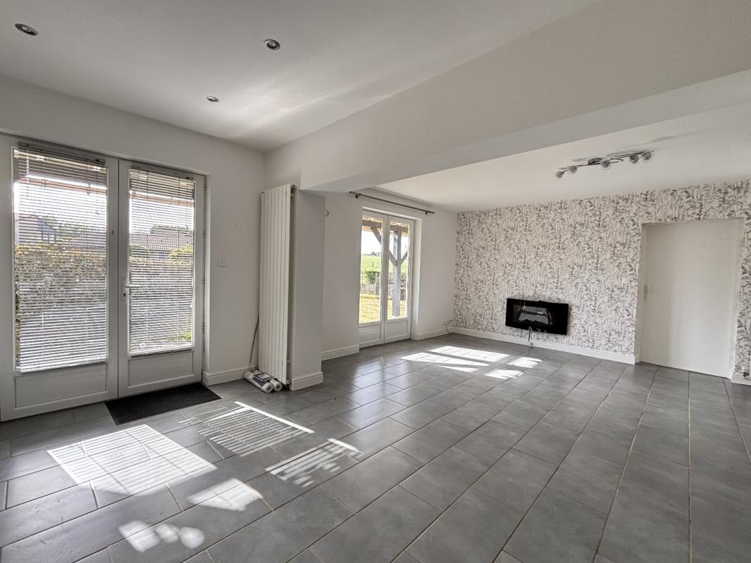 2 bedroom maison individuelle in Genouille, Vienne, France