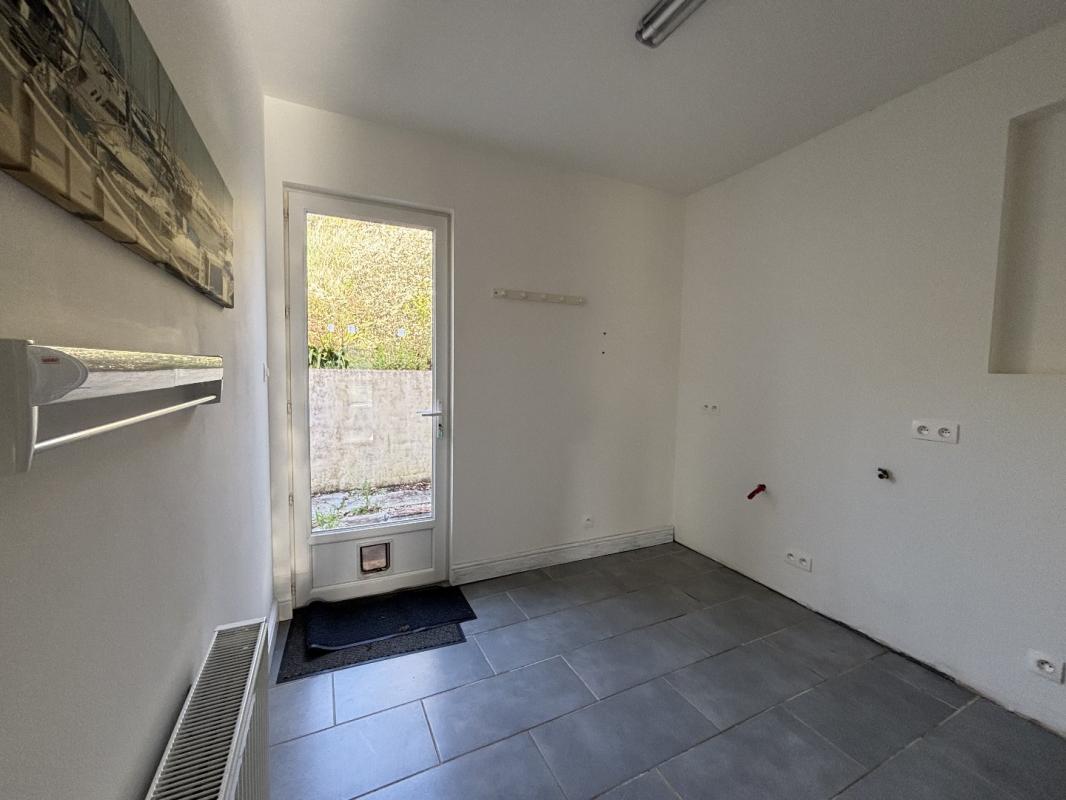 2 bedroom maison individuelle in Genouille, Vienne, France