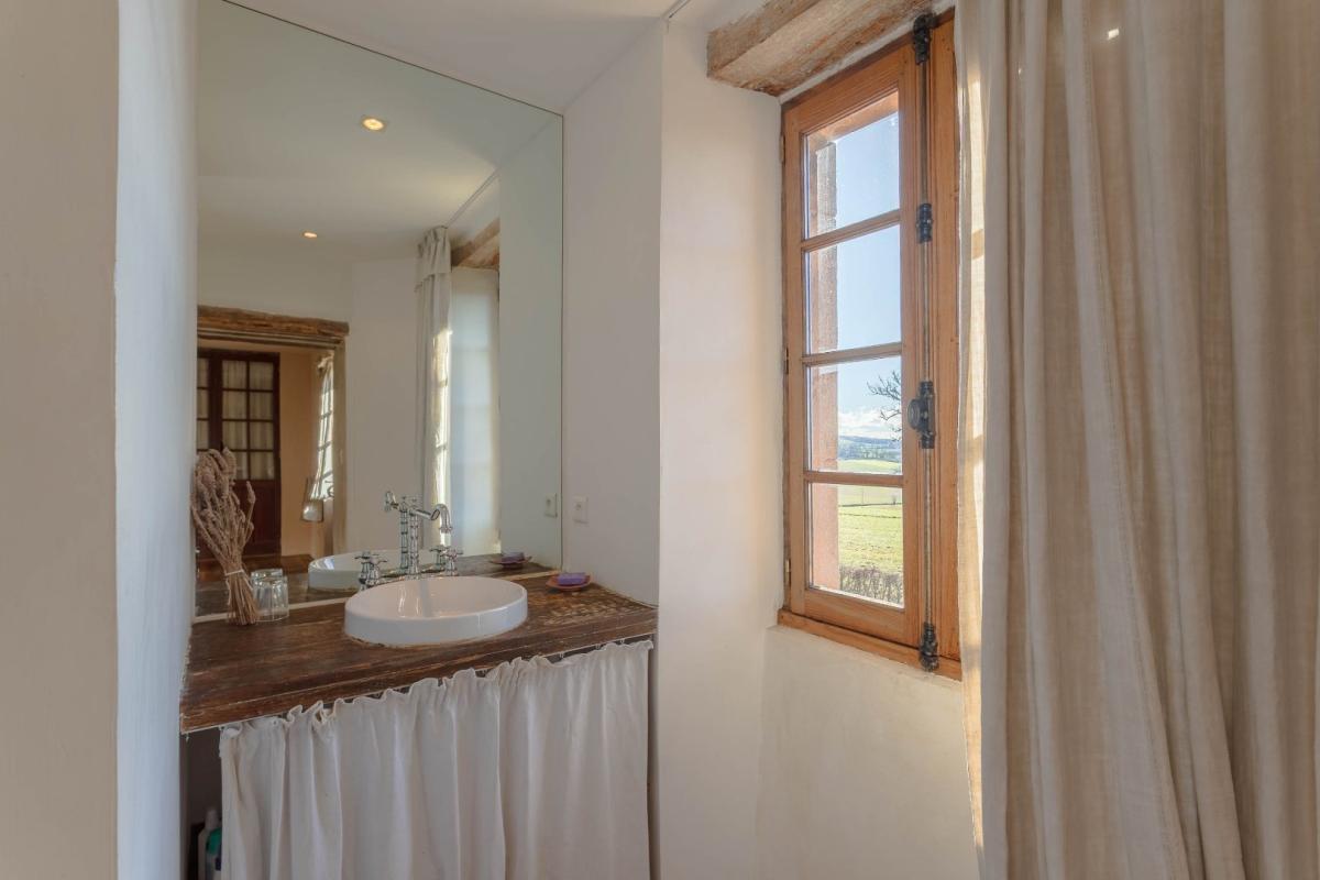 4 bedroom maison de campagne in Tanus, Tarn, France