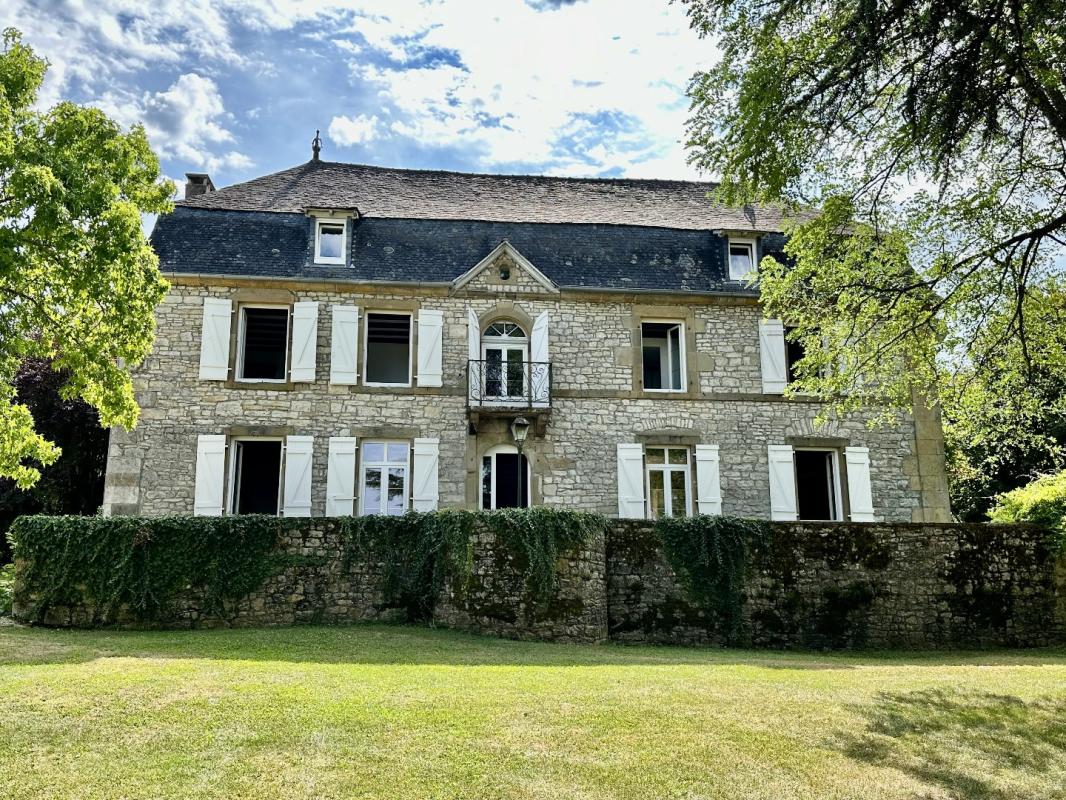 7 bedroom maison de maitre in La Chapelle Aux Saints, Corrèze, France