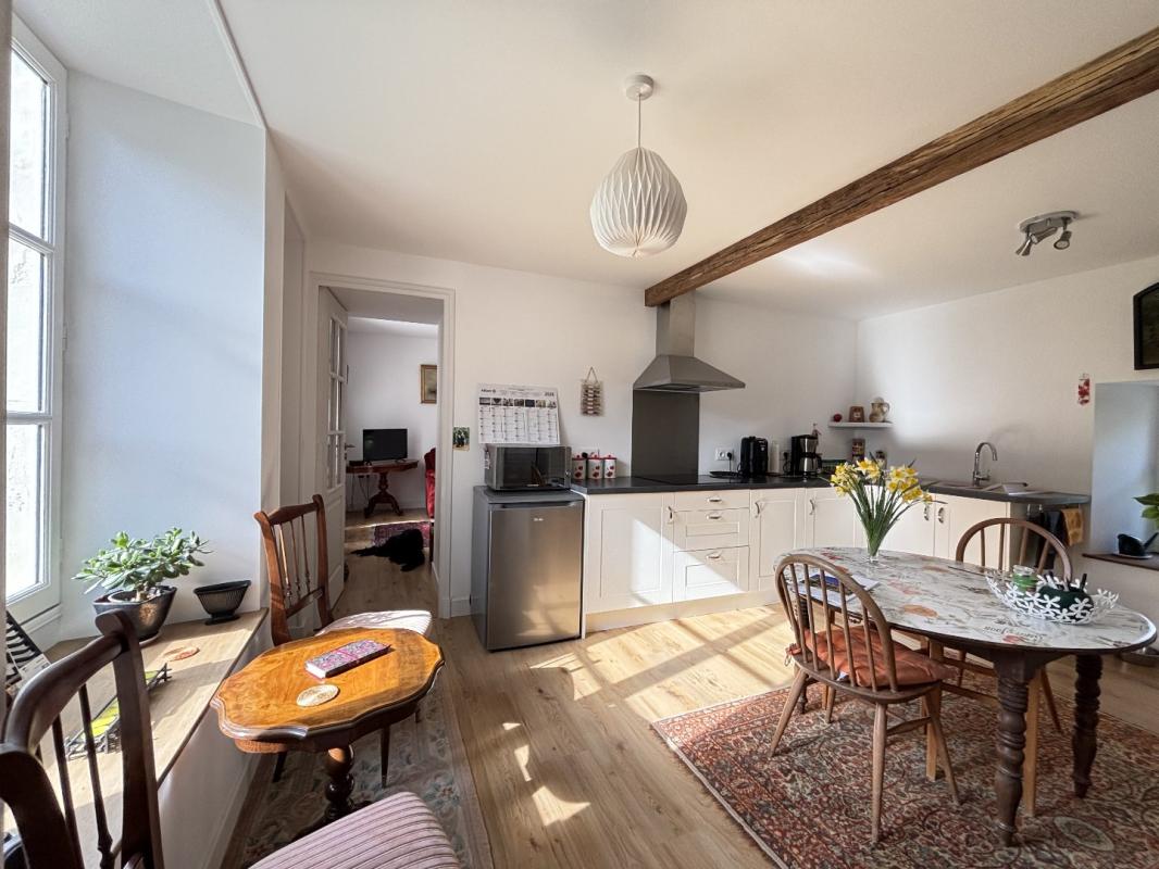 3 bedroom maison in Ruffec, Charente, France