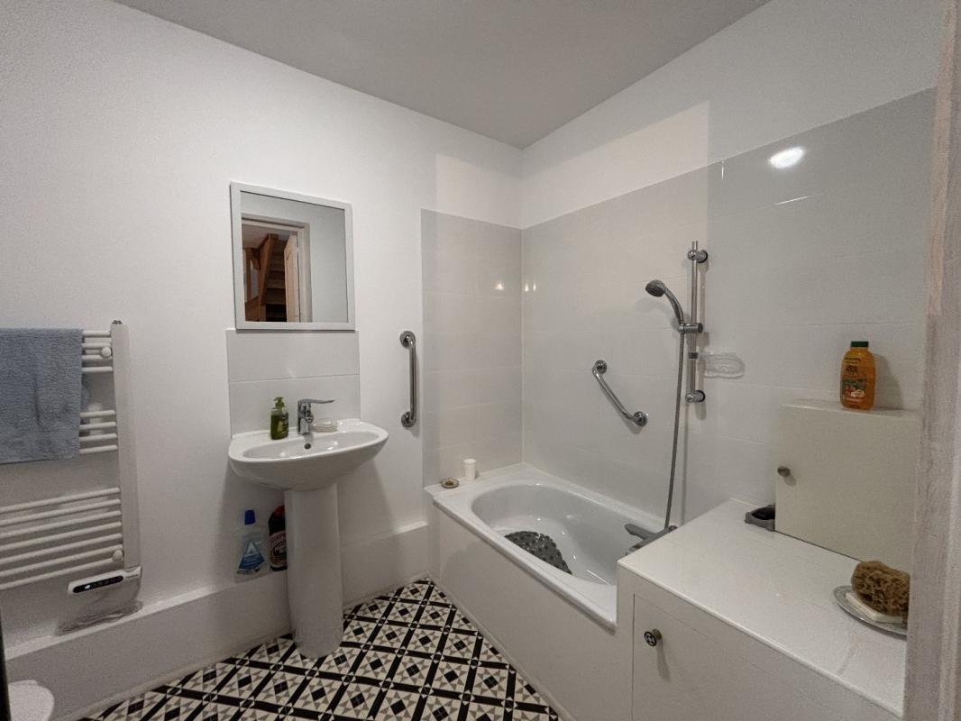 3 bedroom maison in Ruffec, Charente, France