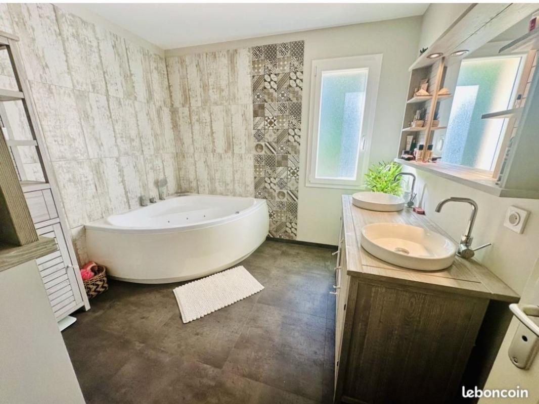 3 bedroom maison neuve in Figeac, Lot, France