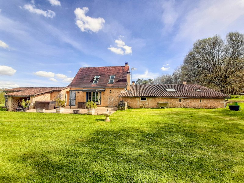 3 bedroom corps de ferme in Antonne Et Trigonant, Dordogne, France