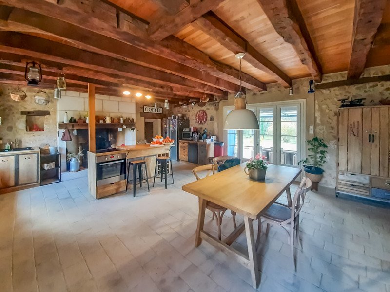 3 bedroom corps de ferme in Antonne Et Trigonant, Dordogne, France