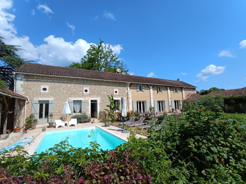6 bedroom propriete in Bassilac, Dordogne, France