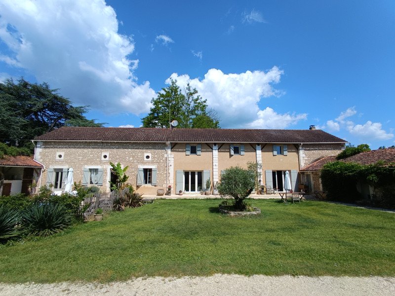6 bedroom propriete in Bassilac, Dordogne, France