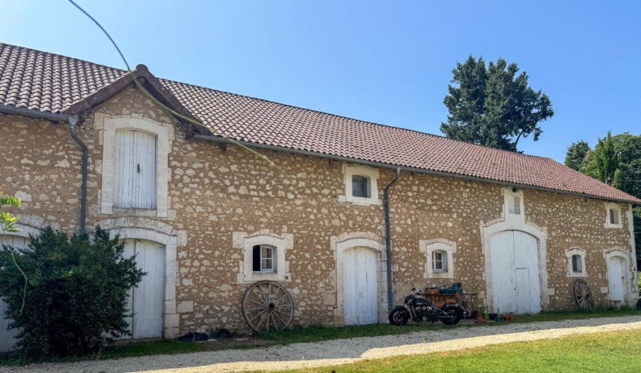 6 bedroom propriete in Bassilac, Dordogne, France