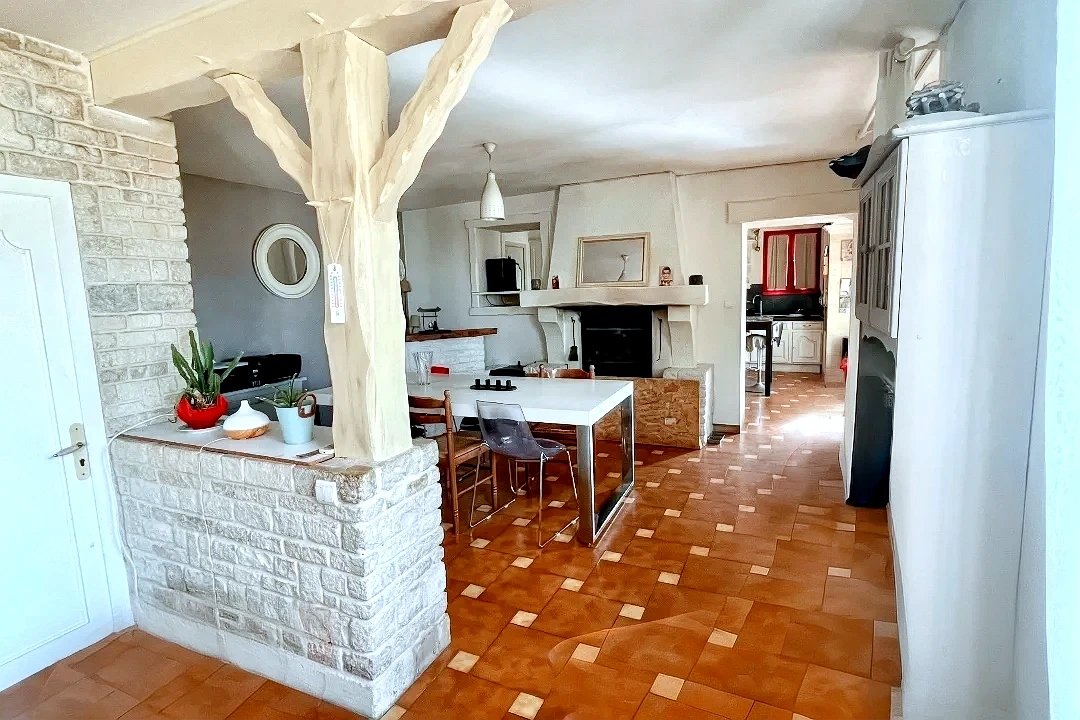 4 bedroom maison de campagne in Trizay, Charente-Maritime, France