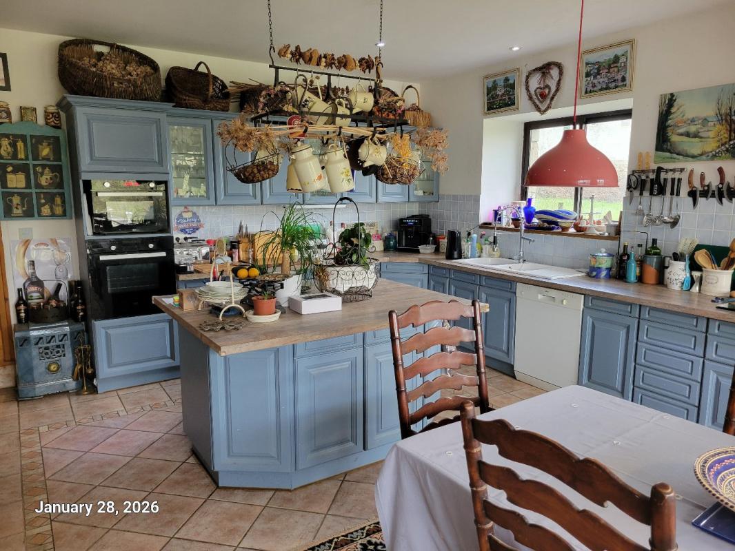 6 bedroom propriete in Maleville, Aveyron, France