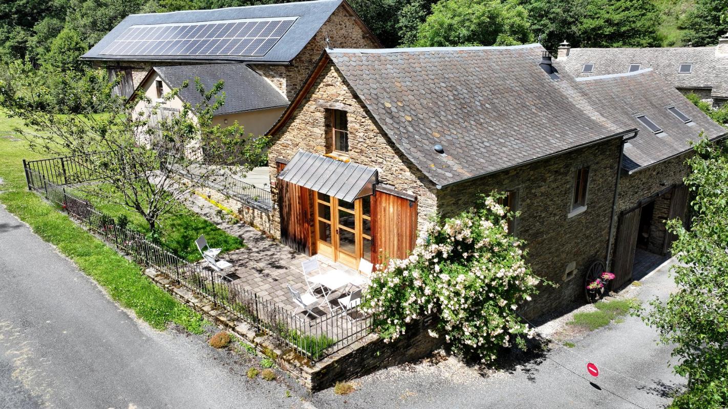 5 bedroom maison in Salmiech, Aveyron, France