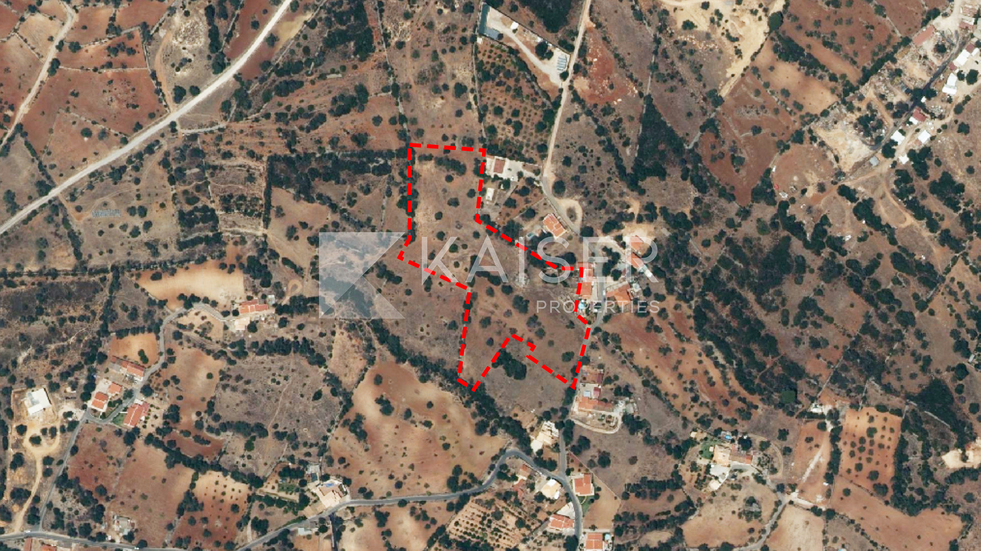 Plot house in Albufeira, Portugal – KP1336