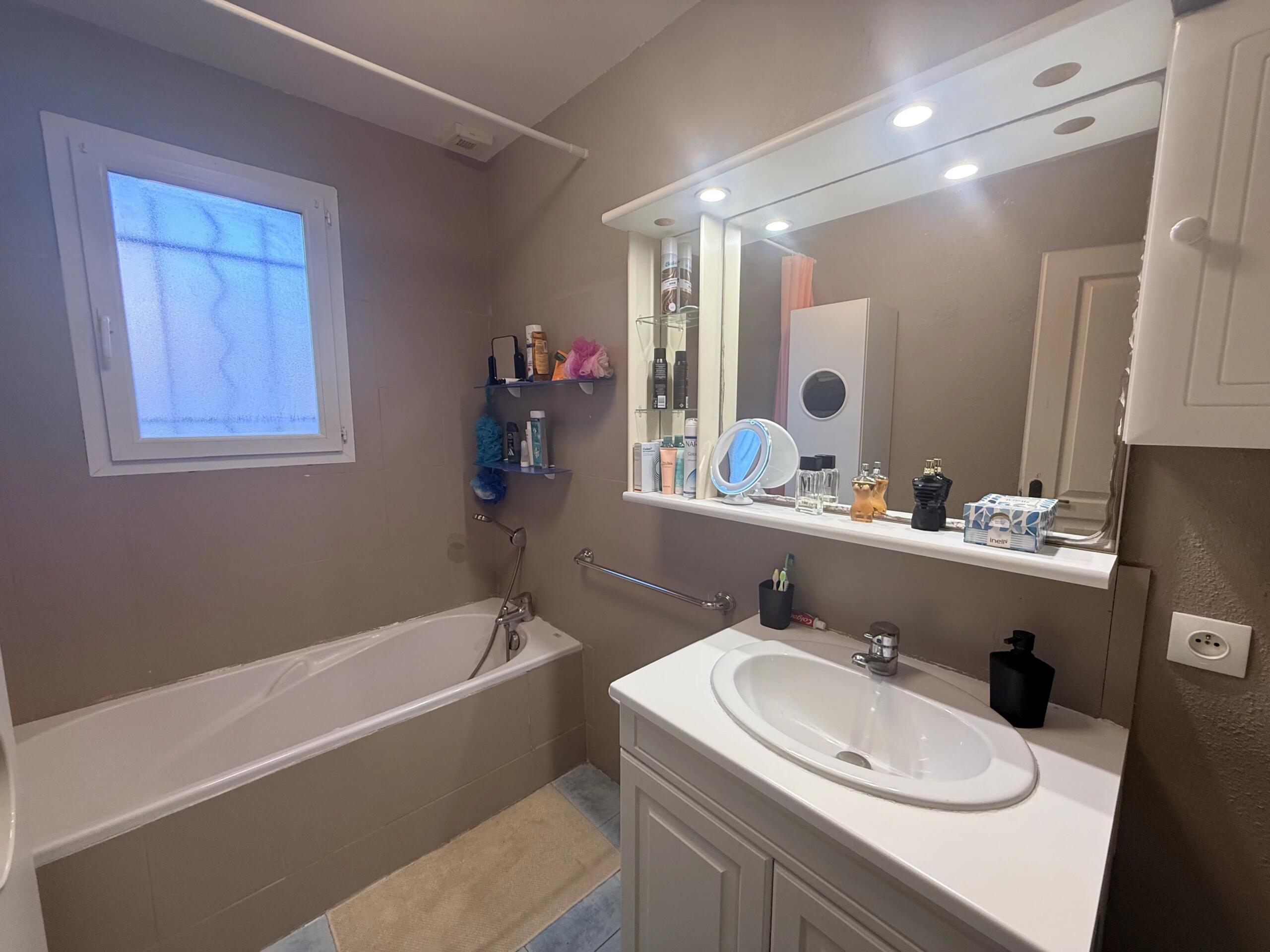 Single-Storey House in Villepinte: A Peaceful Haven in the Heart of Southern France, Languedoc-Roussillon – France – BVI85016