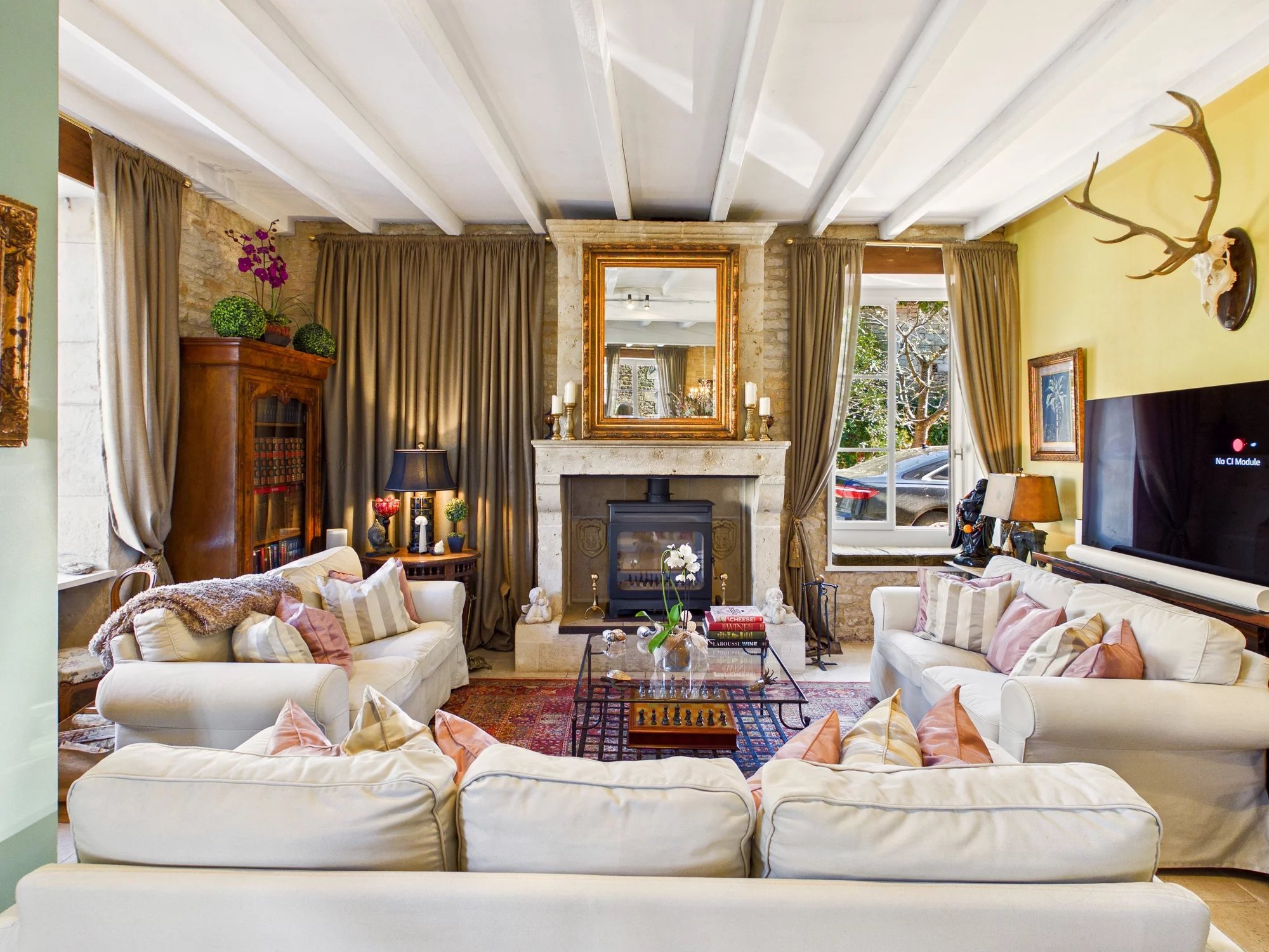 Stylish 3-storey village property with courtyard and large garage, Poitou-Charentes – France – BVI69669