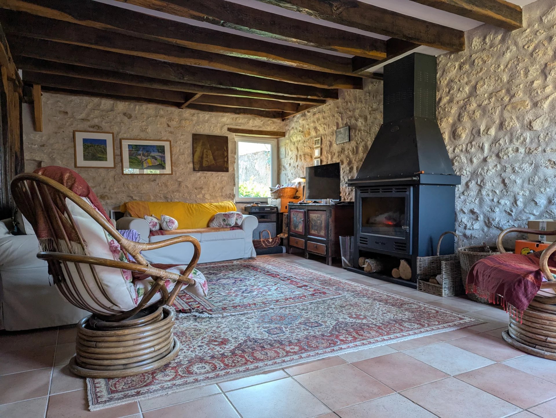 Exquisite 3 bedroom character property with large garden and private woodland, Poitou-Charentes – France – BVI74128