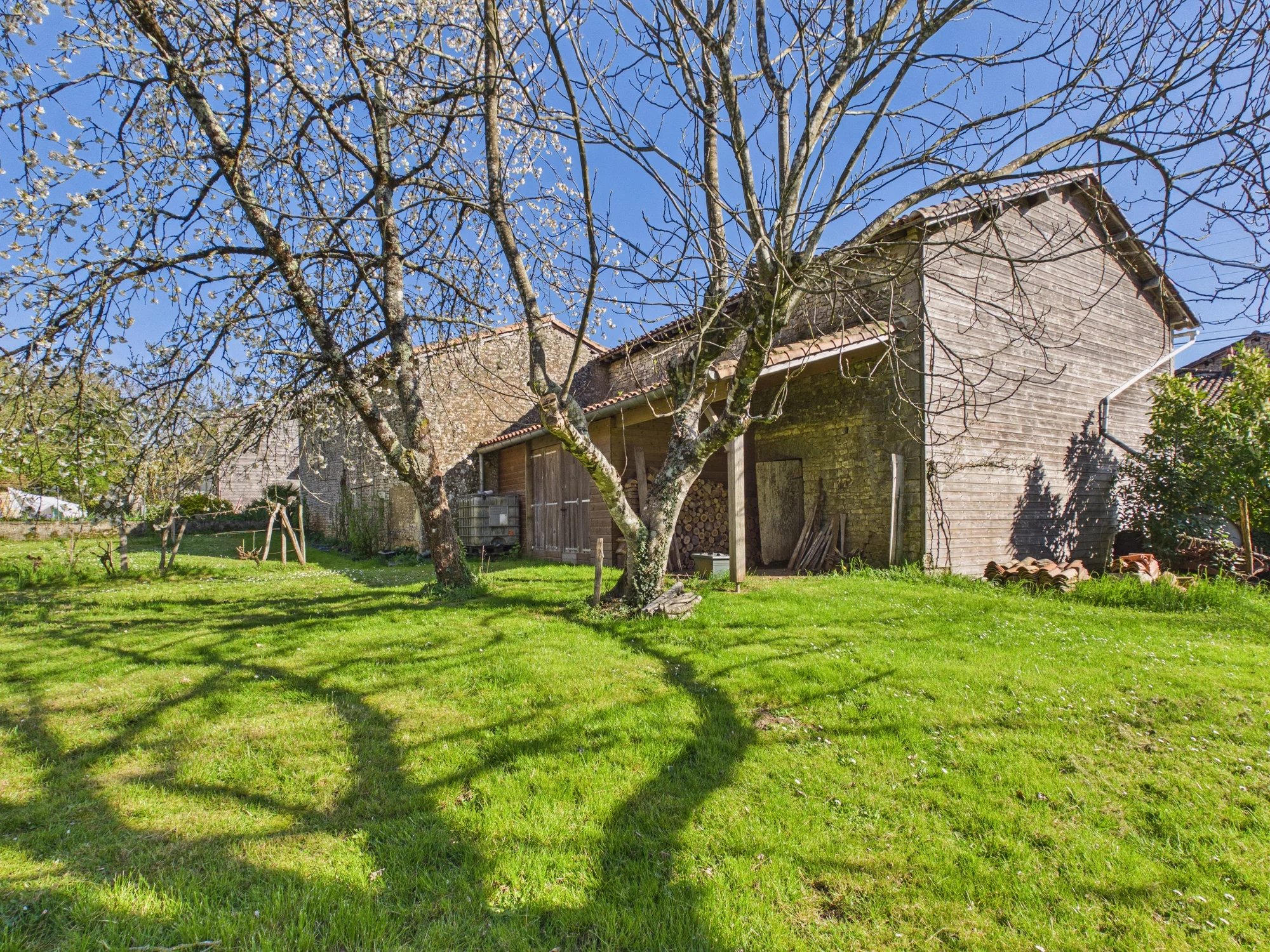 Old Sawmill to Renovate, Poitou-Charentes – France – BVI85000