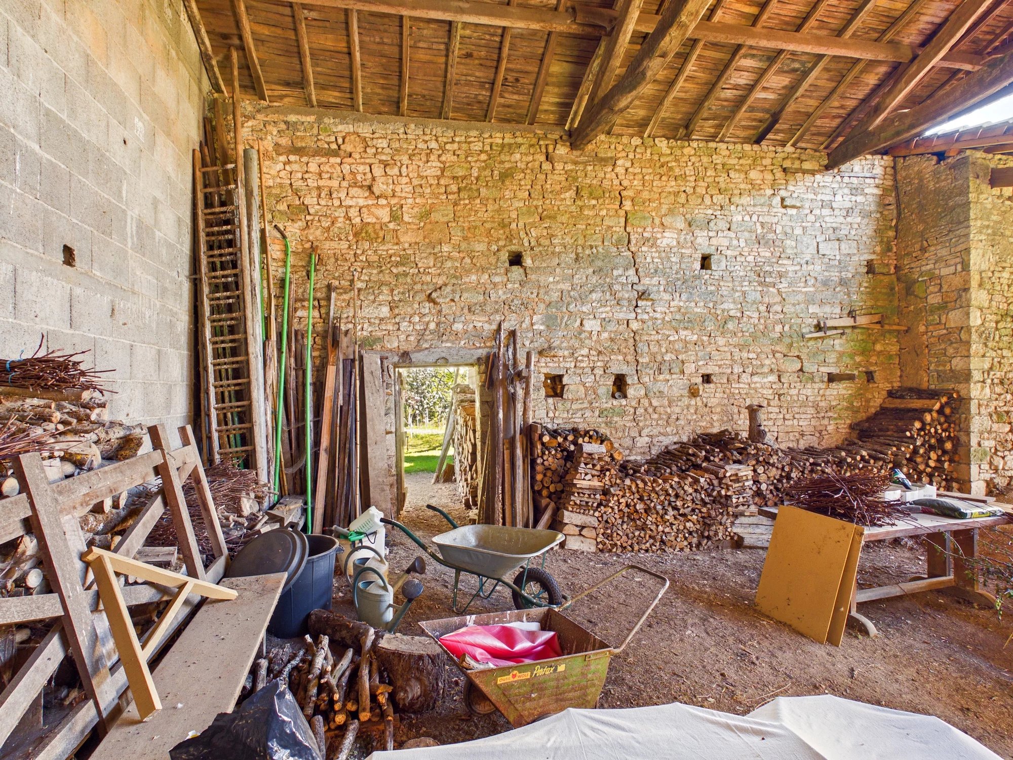 Old Sawmill to Renovate, Poitou-Charentes – France – BVI85000