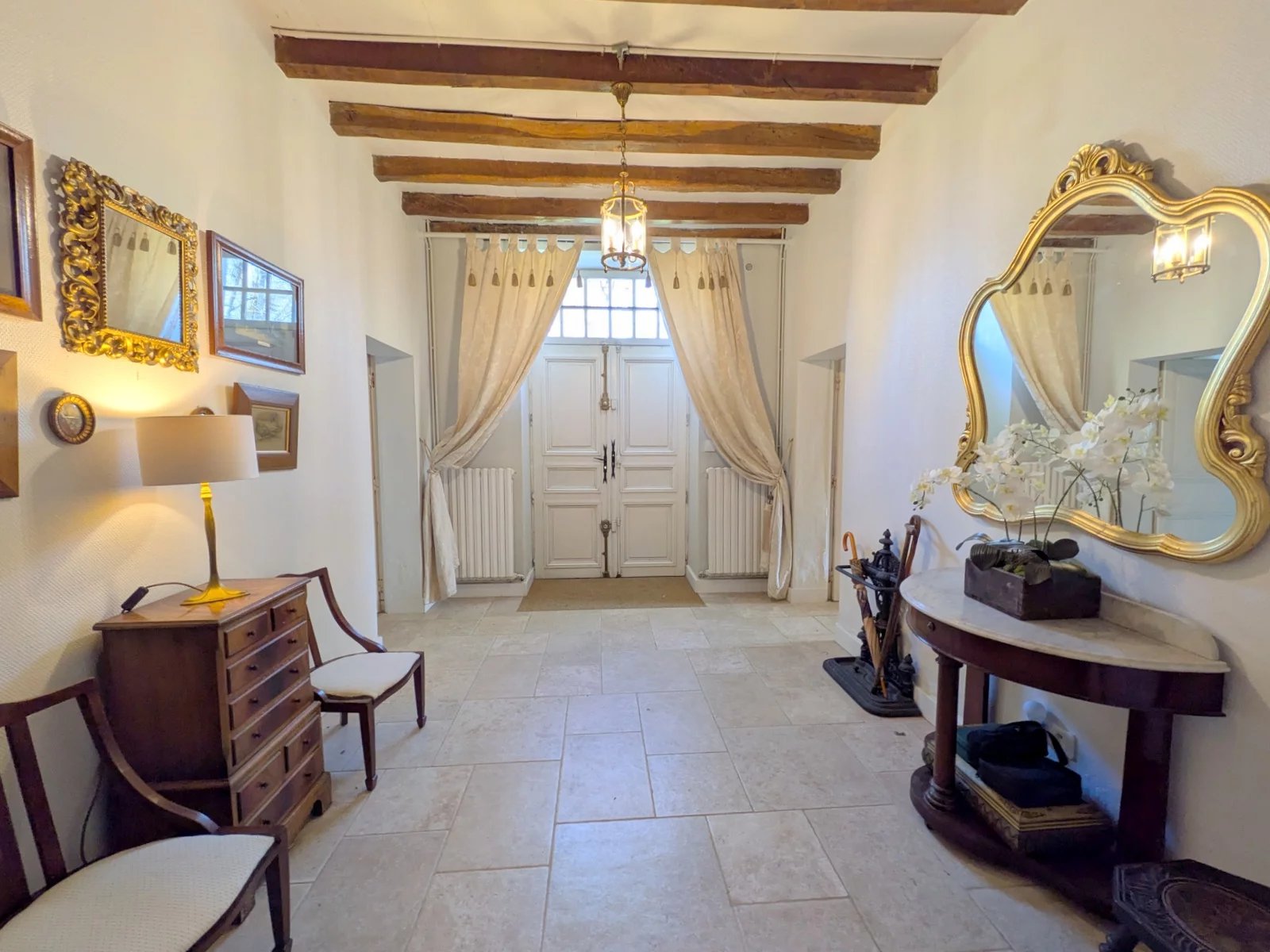 Elegant Manor House with 2 Guest Houses & 2 pools, Poitou-Charentes – France – BVI80322