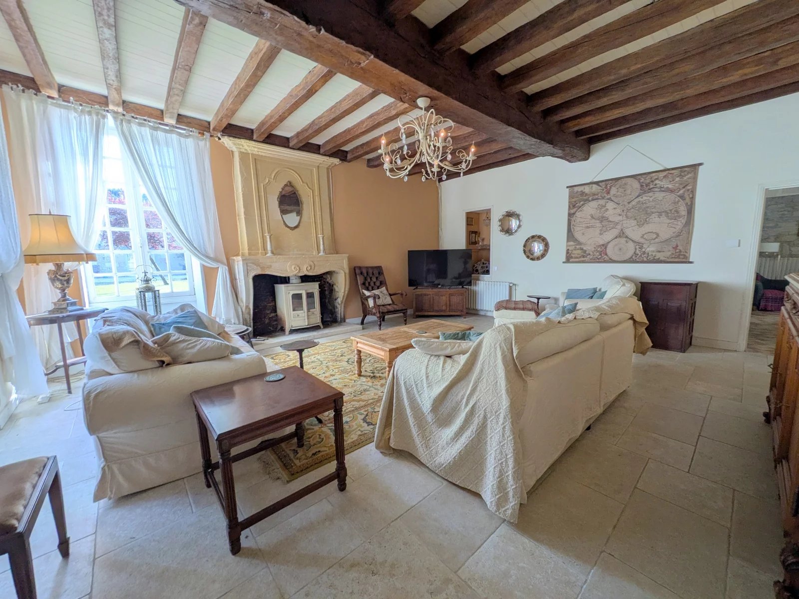 Elegant Manor House with 2 Guest Houses & 2 pools, Poitou-Charentes – France – BVI80322