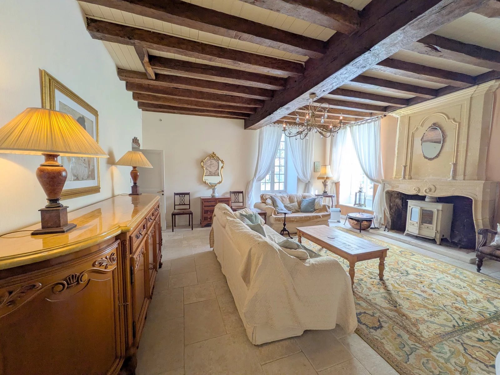 Elegant Manor House with 2 Guest Houses & 2 pools, Poitou-Charentes – France – BVI80322