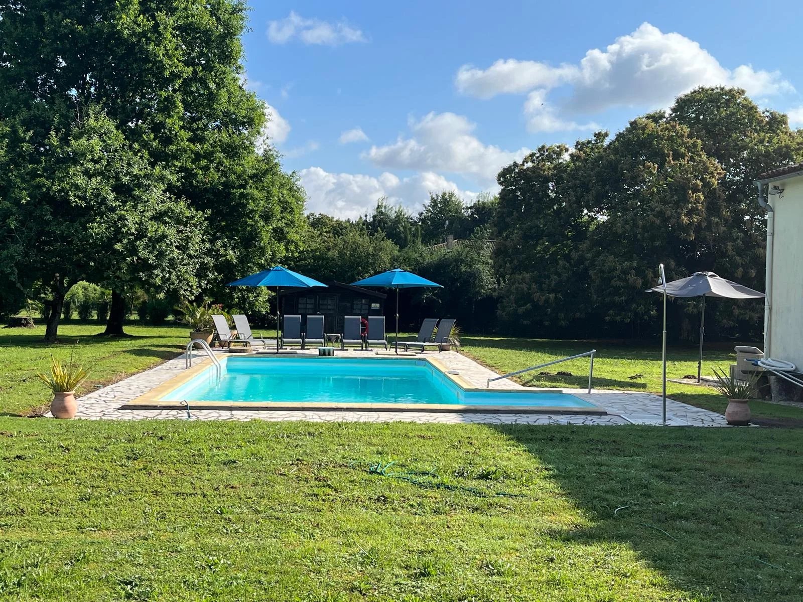 Elegant Manor House with 2 Guest Houses & 2 pools, Poitou-Charentes – France – BVI80322