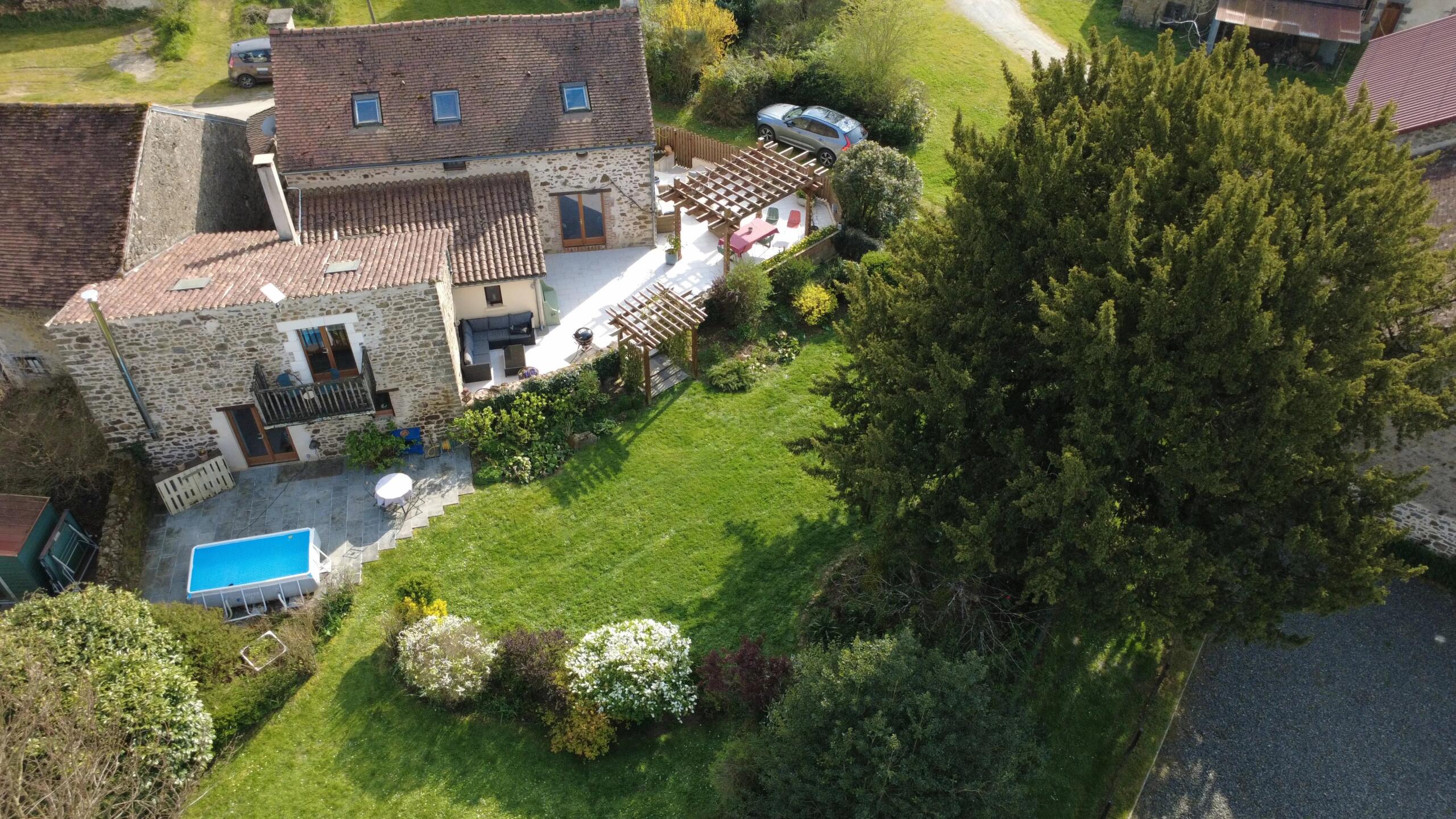 A true countryside gem, a 3-bedroom house with a large garden, barn and amazing views, Limousin – France – BVI84799