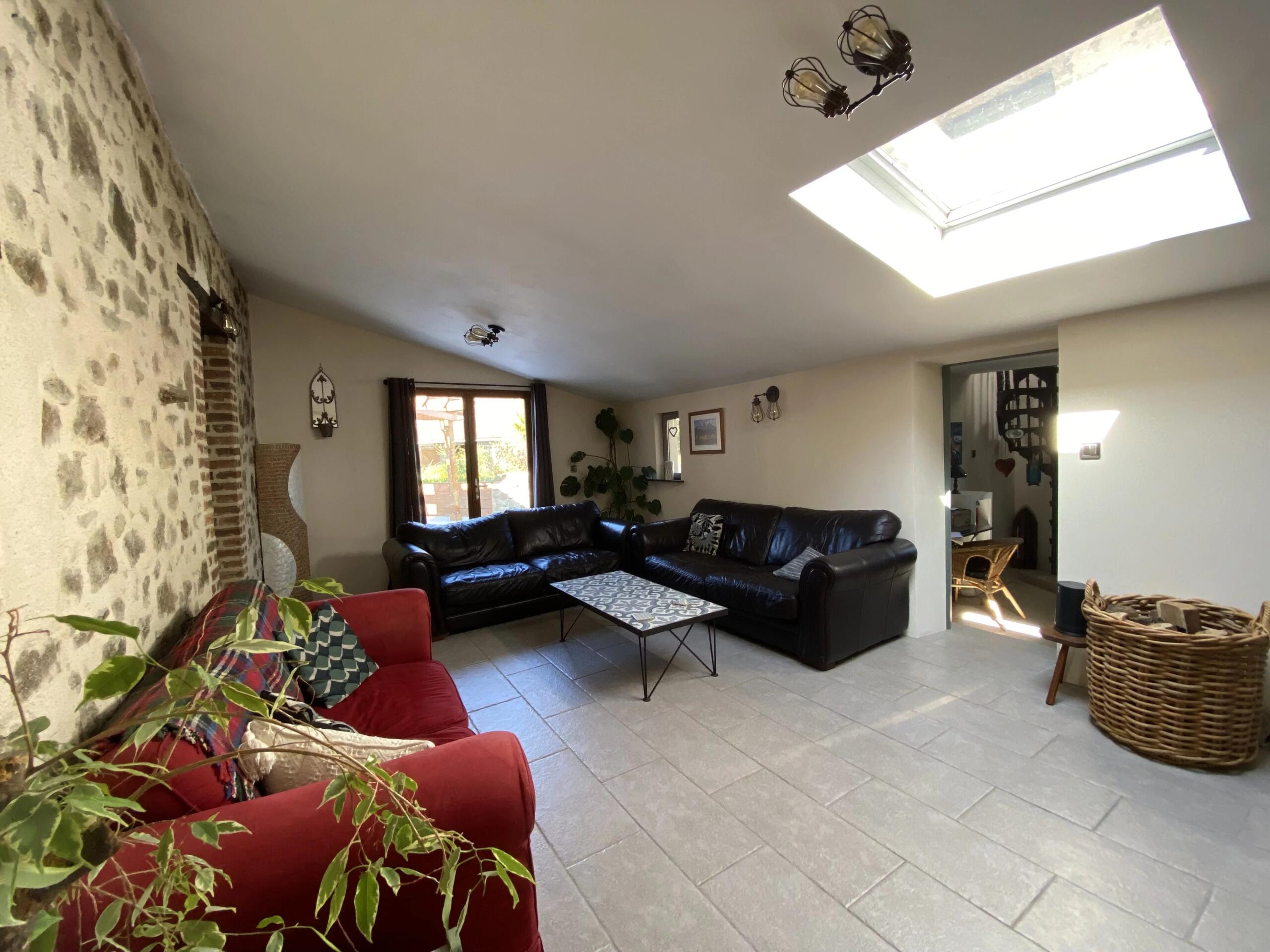 A true countryside gem, a 3-bedroom house with a large garden, barn and amazing views, Limousin – France – BVI84799