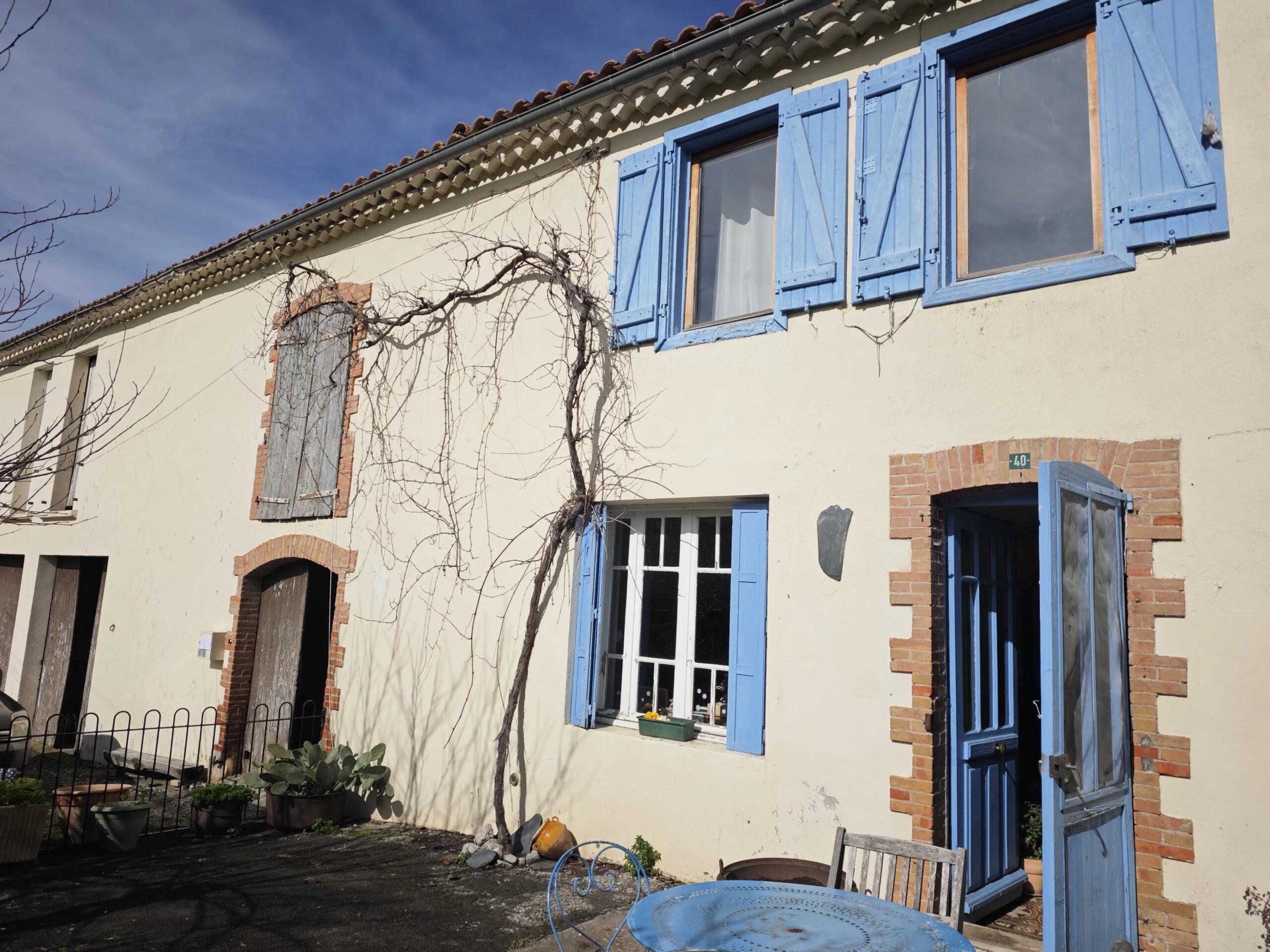 Former winegrowers house with attached barn and various parcels of land, Languedoc-Roussillon – France – BVI84435