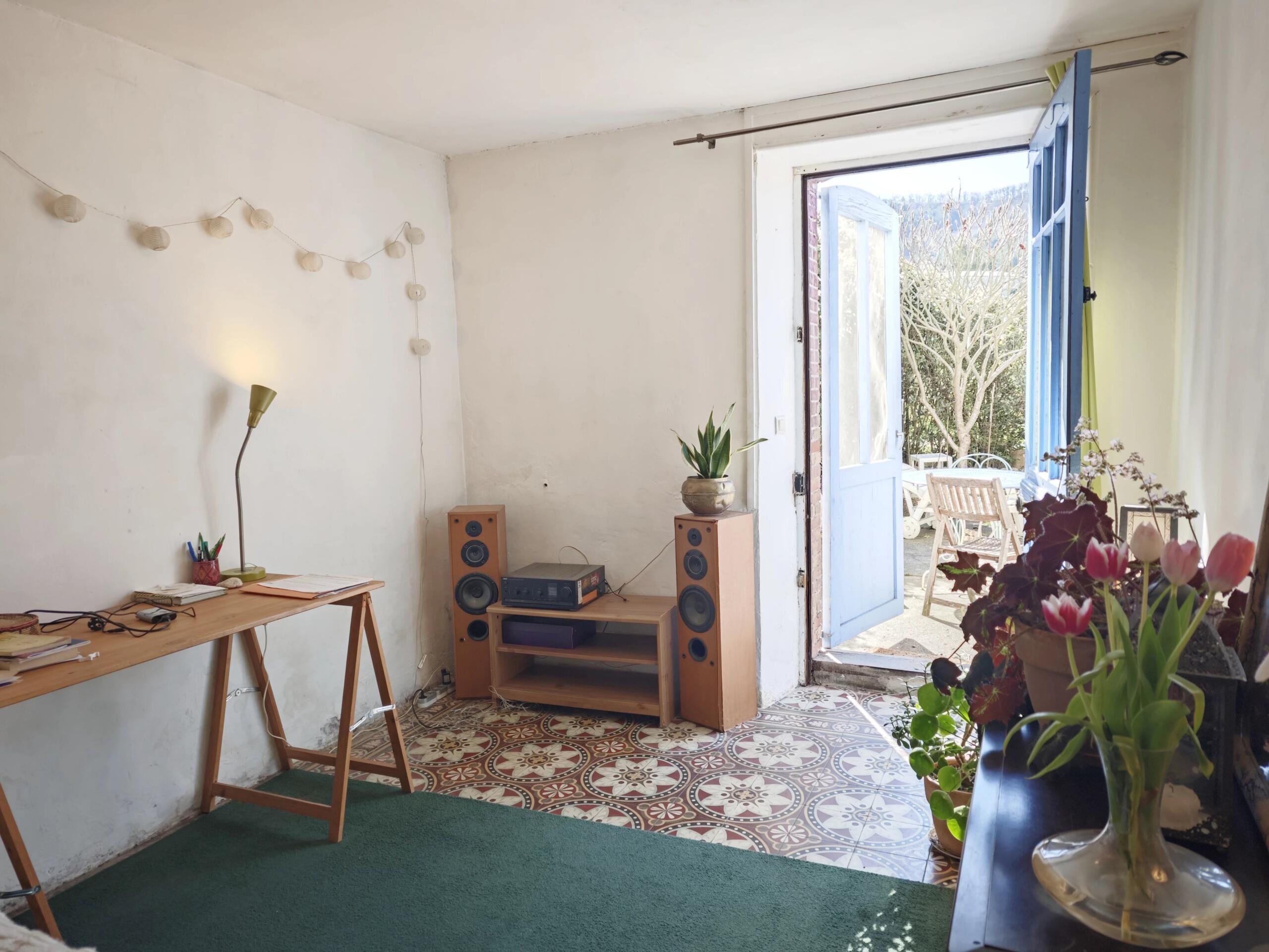 Former winegrowers house with attached barn and various parcels of land, Languedoc-Roussillon – France – BVI84435