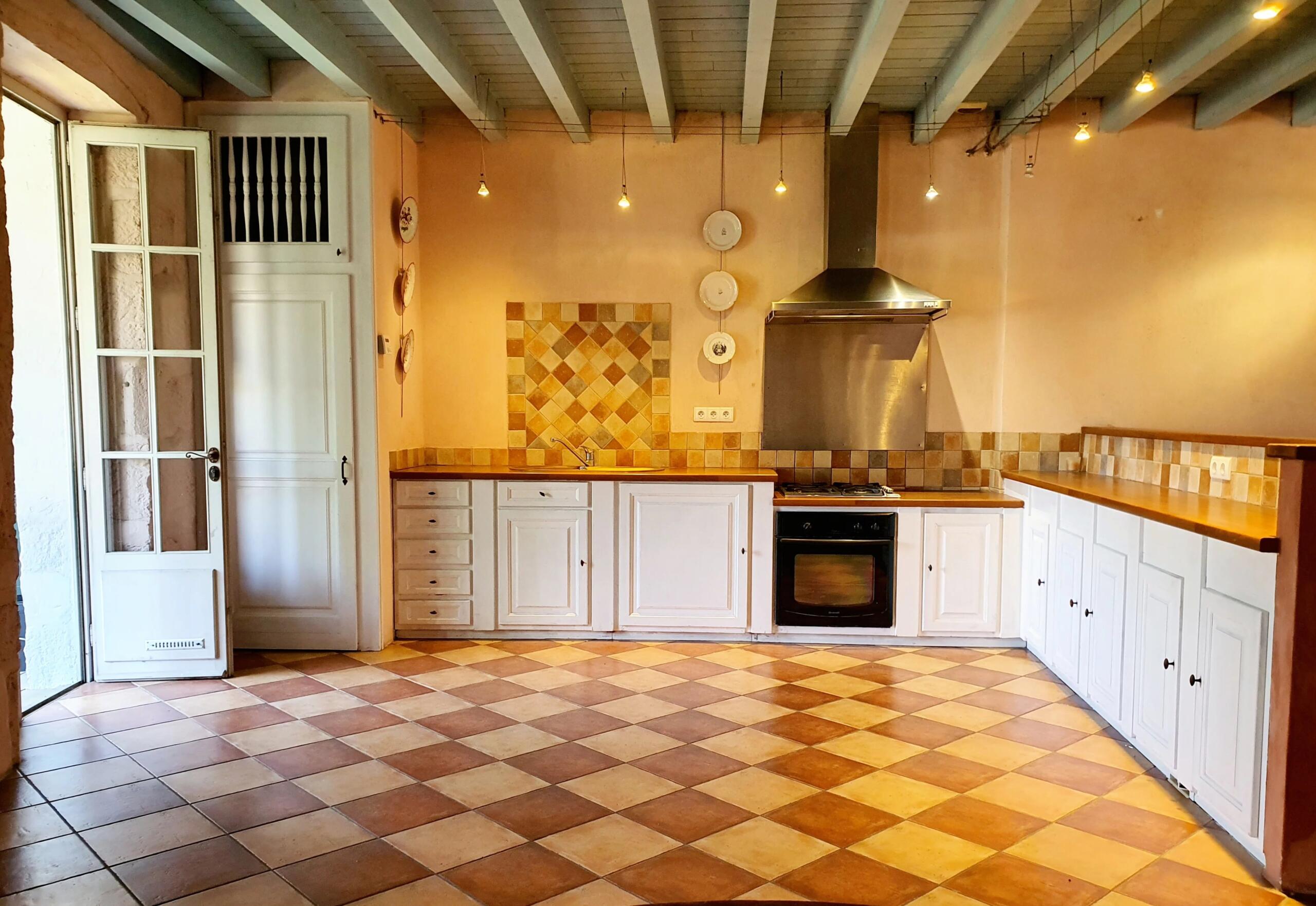 Rare historic 2 bed property, Aquitaine – France – BVI84881