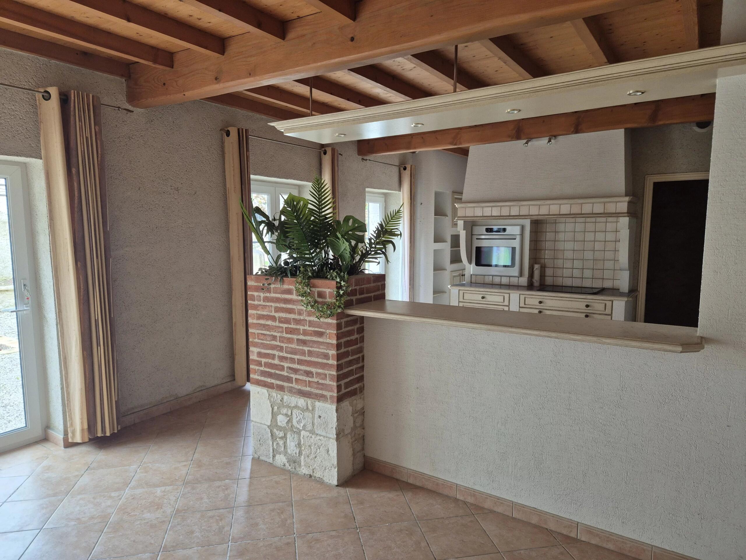 Large stone house with garden in Montaigu de Quercy, Tarn et Garonne, Midi-Pyrénées – France – BVI84548